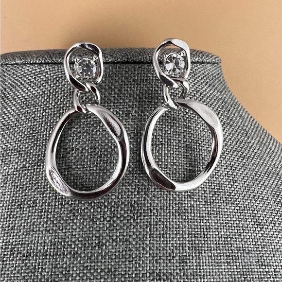 Bohemian Geometric Sheild Piered Chain Hoop  Earrings Silver  New - Picture 1 of 3